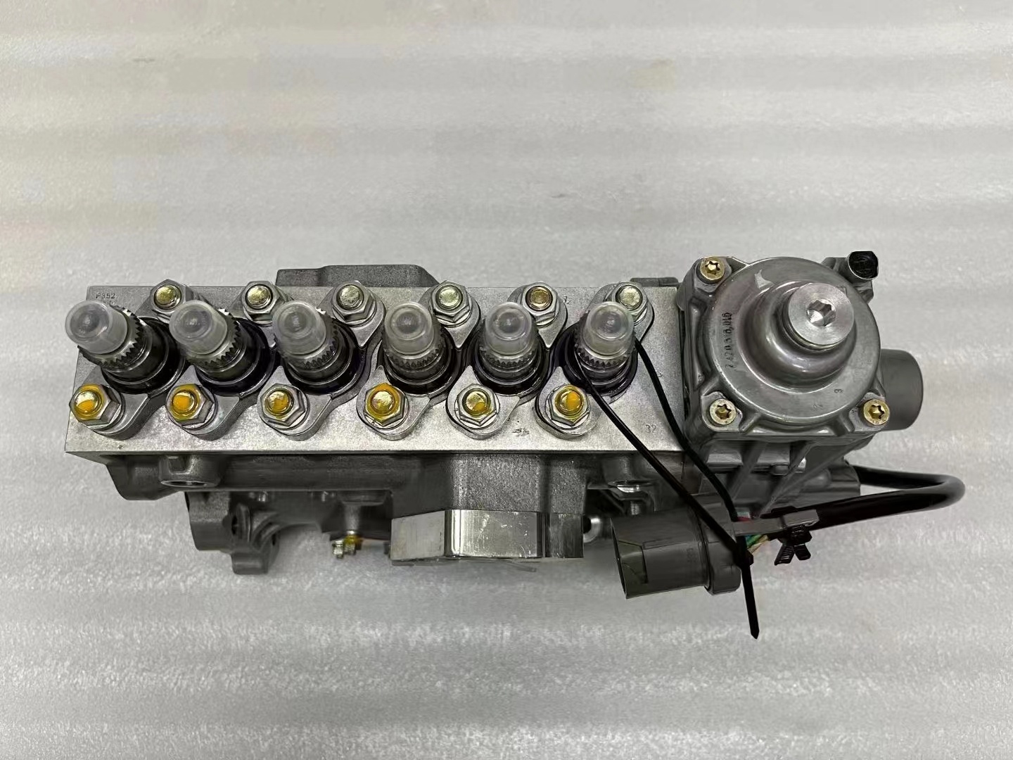 QST30 Original Fuel Injection Pump 0402796212 2881835 3093635 0402796213 3093636 2881834 3093638