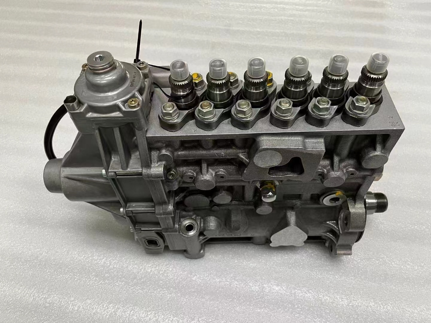 QST30 Original Fuel Injection Pump 0402796212 2881835 3093635 0402796213 3093636 2881834 3093638