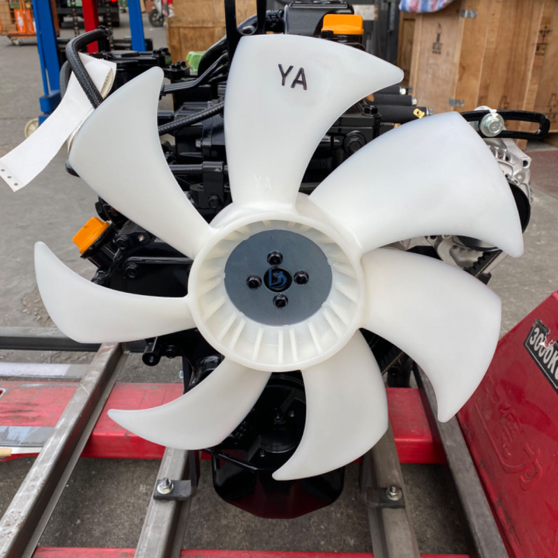 3TNV88 3-Cylinder Diesel Engine Assembly 19.6kW 2200rpm for Hitachi 3 Ton Mini Excavator ZX30U-2