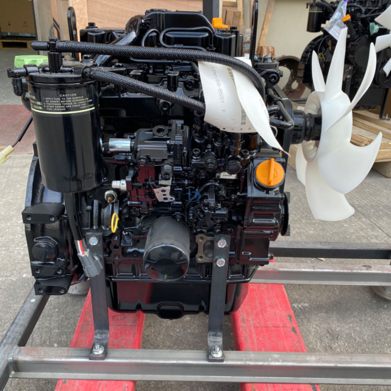 3TNV88 3-Cylinder Diesel Engine Assembly 19.6kW 2200rpm for Hitachi 3 Ton Mini Excavator ZX30U-2